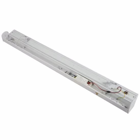 Illuminazione a tunnel lineare a stecca LED 2FT 4FT 5FT 6FT Custodia in metallo IP20 Lampada bianca impermeabile a LED resistente alle intemperie senza clip Luce a tubo triproof a LED installazione semplice